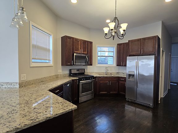 3rd image of 2414 W Fullerton Ave #2