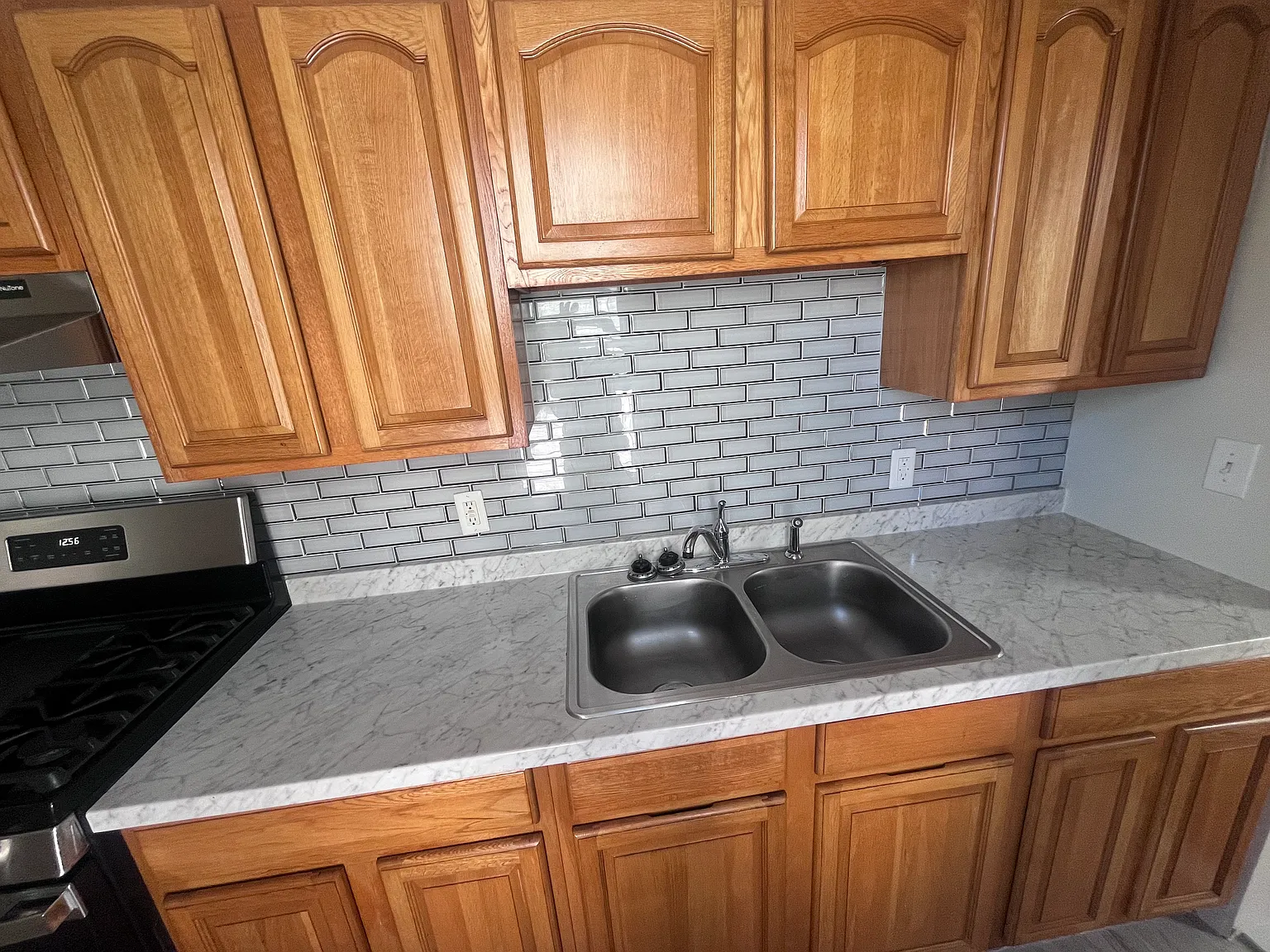 72 Ruth St — Photo 2
