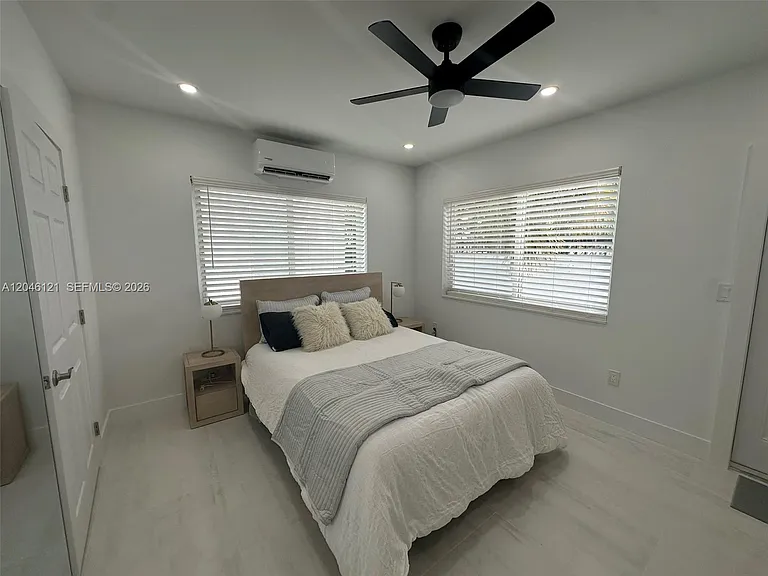 1450 SW 4th St #2 — Photo 1