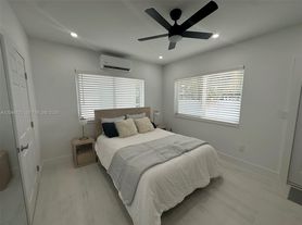 1450 SW 4th St