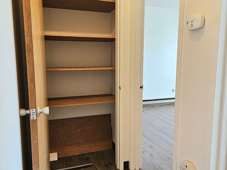 Z&Z: Patricia Building Auburn 98001 — Photo 11