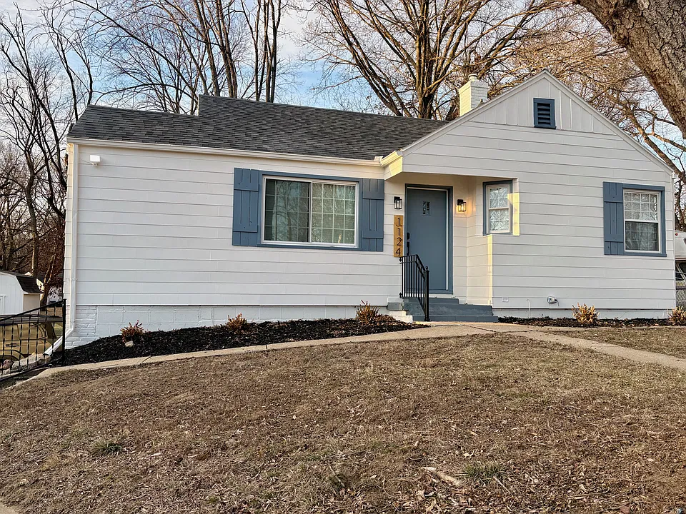 1124 NE Davidson Ct