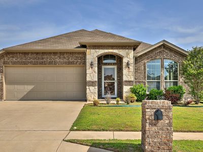 8908 Sunset Ct, White Settlement, TX, 76108