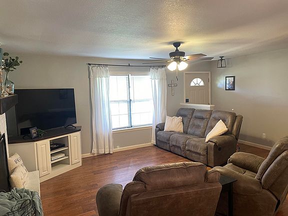 3rd image of 140 Private Road 3409