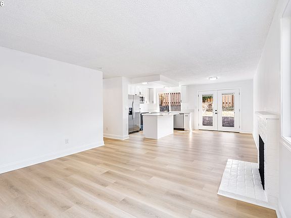 4th image of 3198 SW 16th Cir