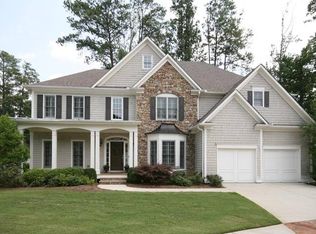 300 Hunting View Ct, Sandy Springs, GA 30328