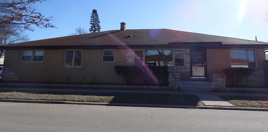 1st image of 6901 W Fiebrantz Ave