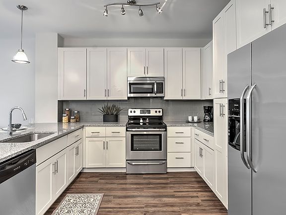 4th image of 1415 Abbey Pl #18