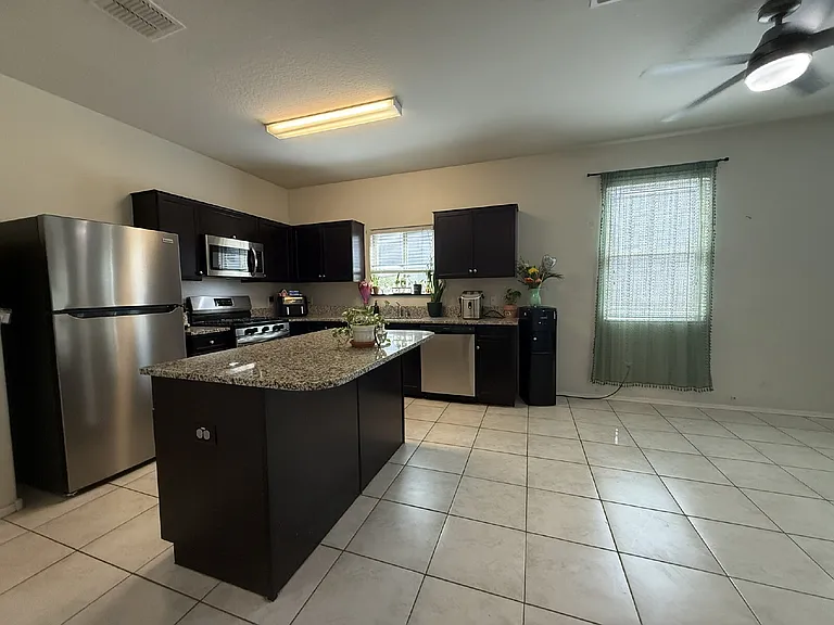 30187 W Avalon Dr — Photo 8