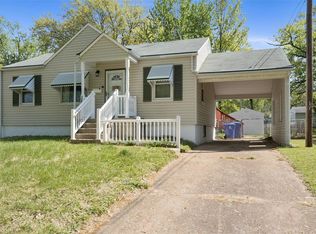 1080 Saint Matthew Dr, Florissant, MO 63031