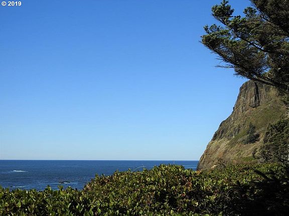 3rd image of Sea Crest Pl #4700