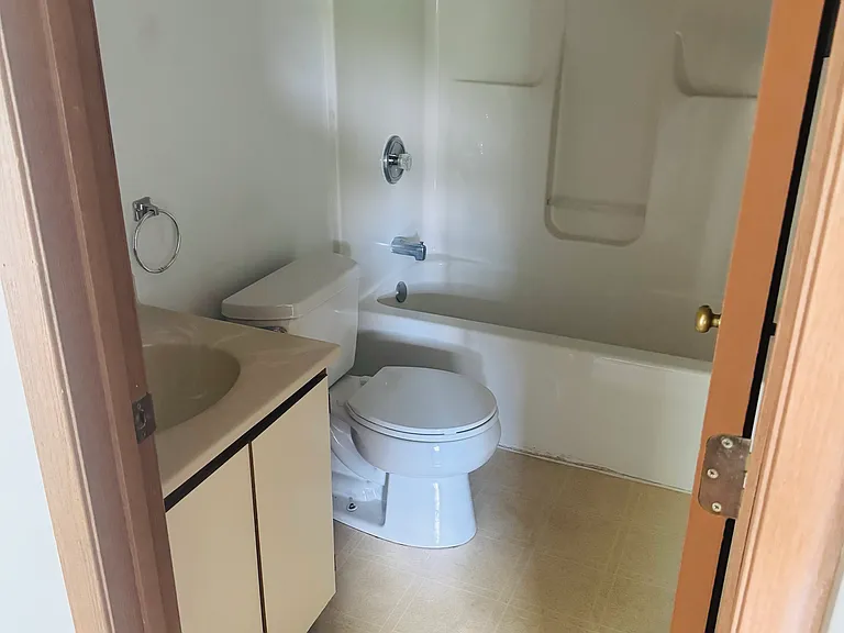 Grandvill Court Apts — Photo 10