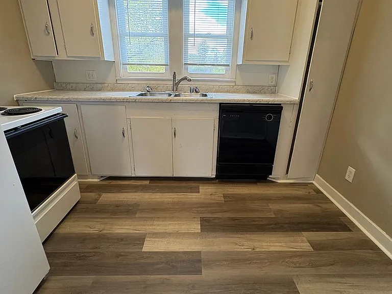 1115 Hollister Ave — Photo 15