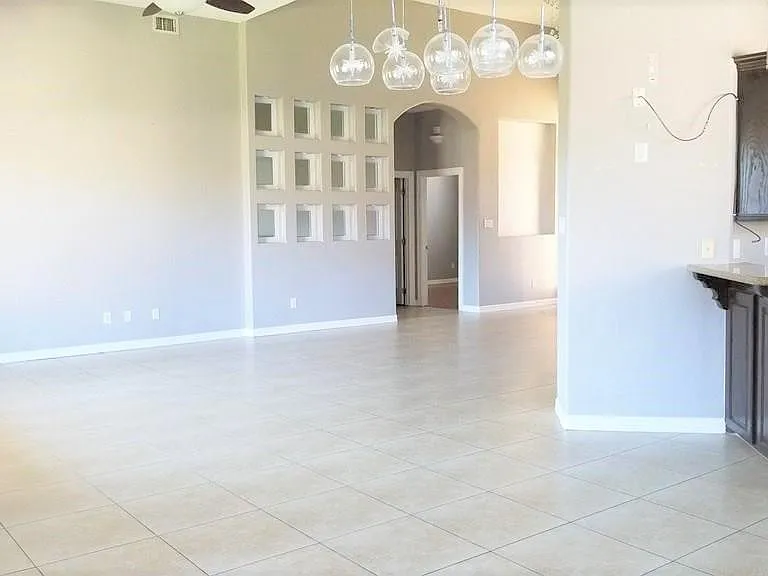 2428 Carianna Ave — Photo 7