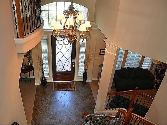  2 story high ceiling entry