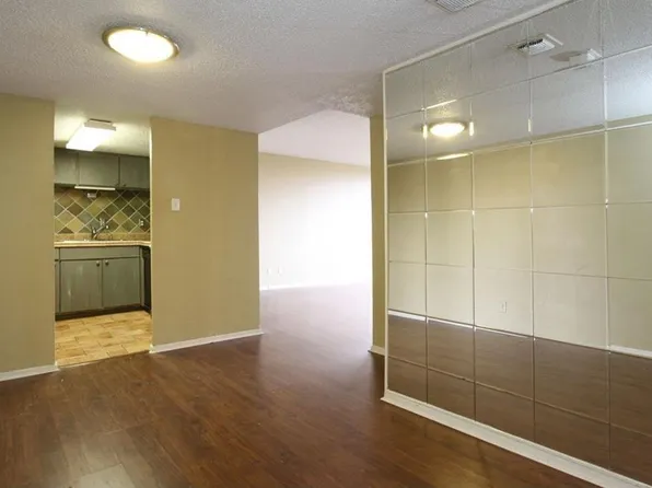 1800 Lavaca St APT 708, Austin, TX 78701