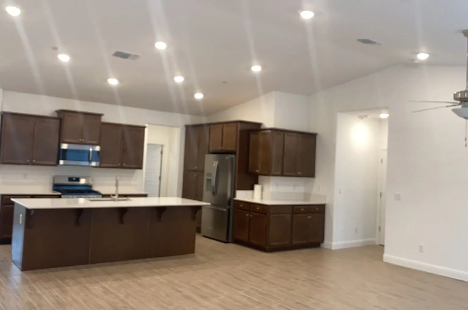 Beautiful New Build Home in Shafter — Photo 2