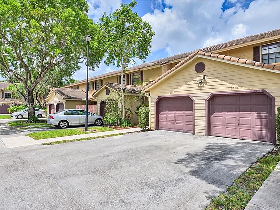 3rd image of 9087 Vineyard Lake Dr