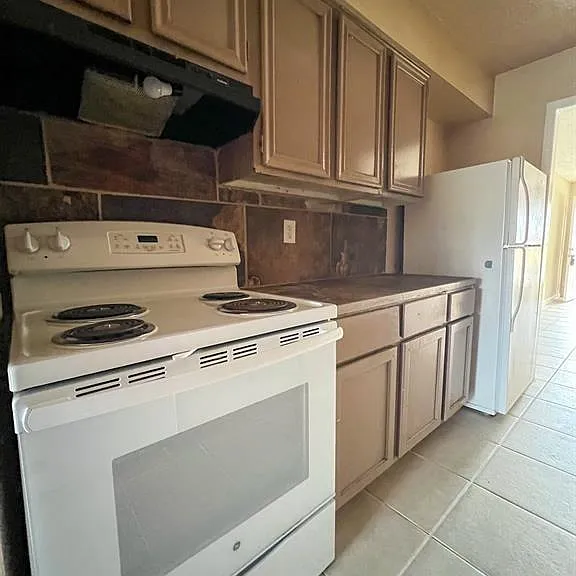 6736 W Fuqua Dr — Photo 7