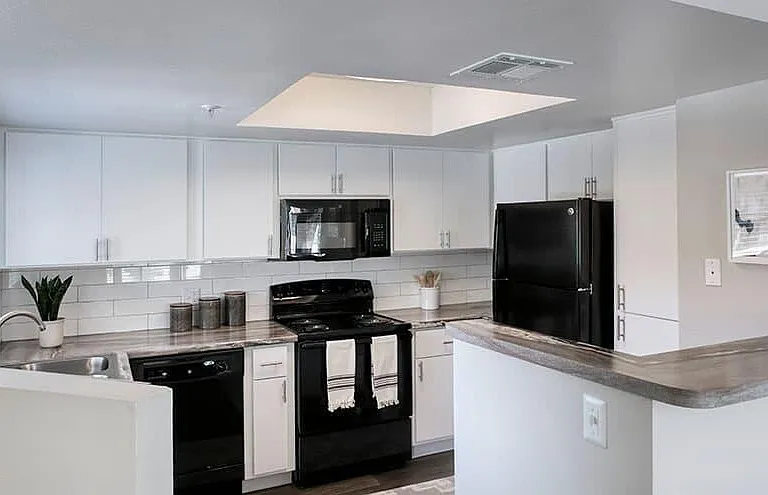 3255 S Dorsey Ln #2 — Photo 6