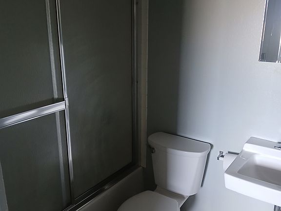 4th image of 103 Broadway #3