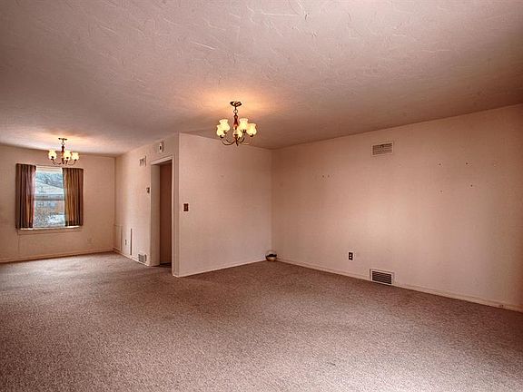 3rd image of 1909 Hasley Dr