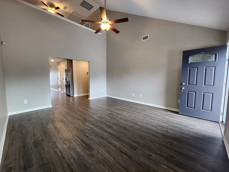 431 Tristan Way #1 — Photo 2