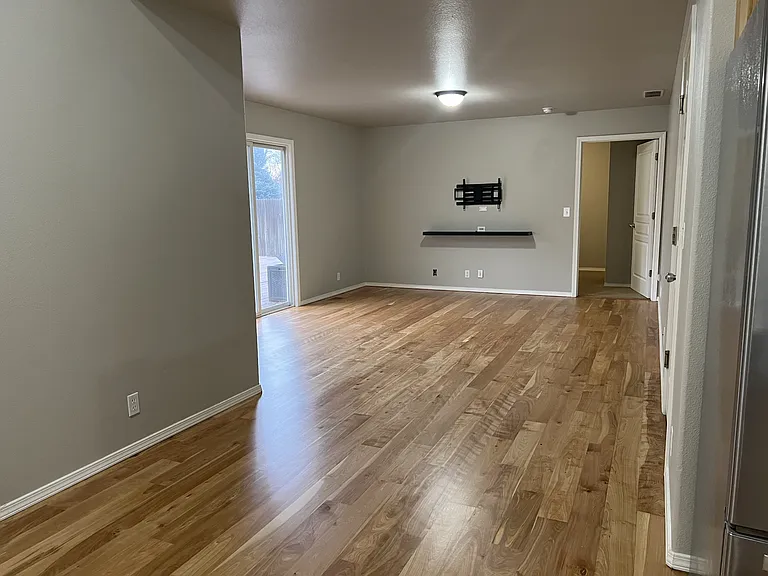 3050 N Cape Cod Ave — Photo 5