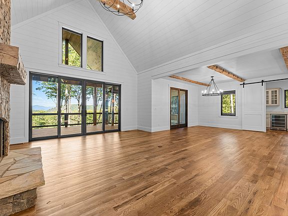 5th image of 906 New Settlers Way