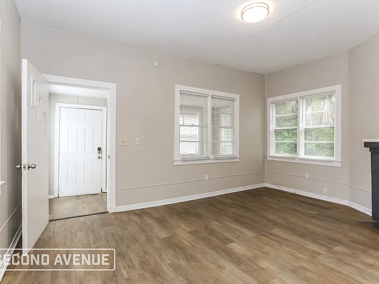 3403 Phoenix Ave — Photo 4