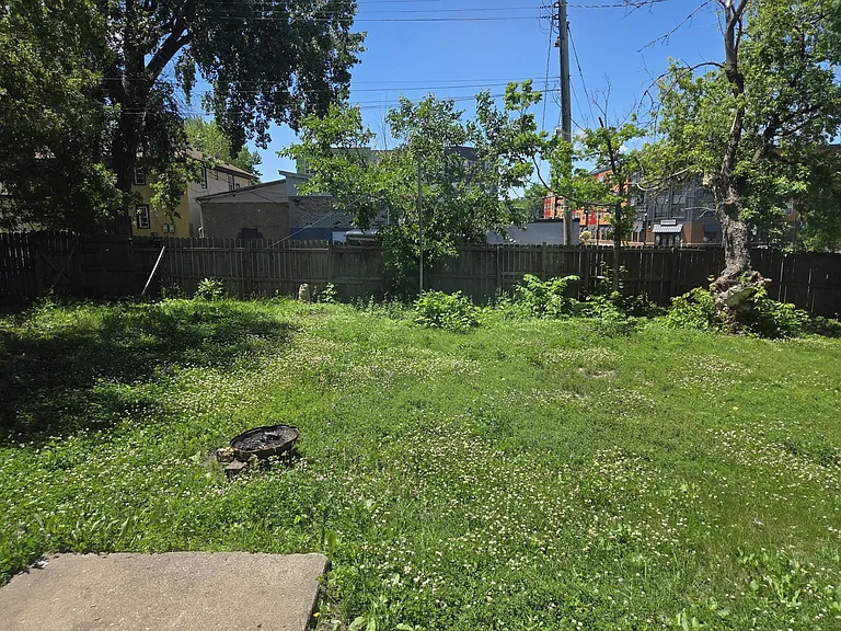 1839 Oliver Ave N — Photo 2