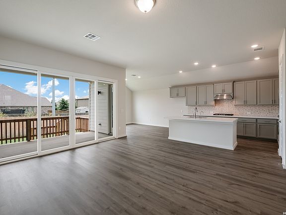 3rd image of 626 Foxbrook Way