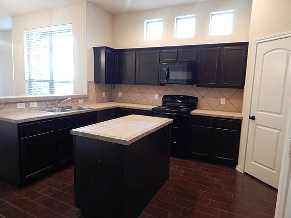 5th image of 142 Creekside Villa Dr