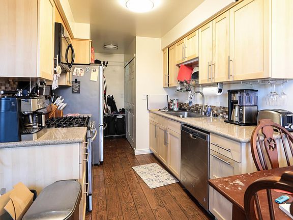 5th image of 4313=4315 Camden Ave