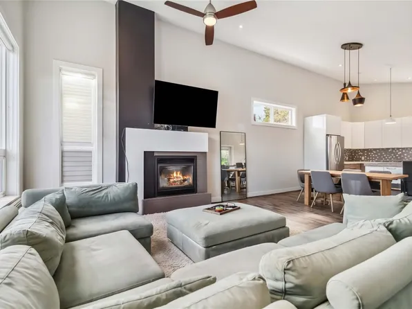 936 Aqua Ct, Langford, BC V9B 0N3