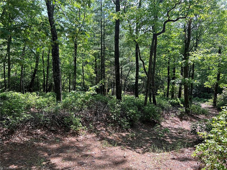 1st image of 1B Breeze Hill Rd