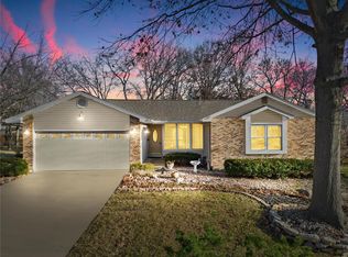 270 Savoy Dr, Lake Saint Louis, MO 63367