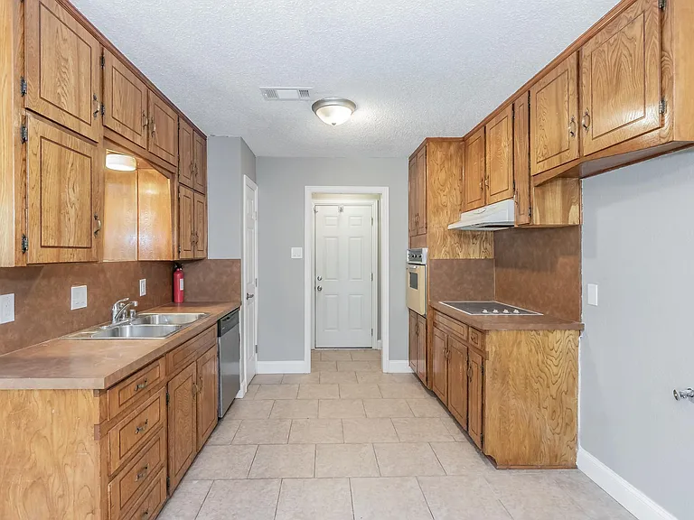 2013 Memphis Dr — Photo 30