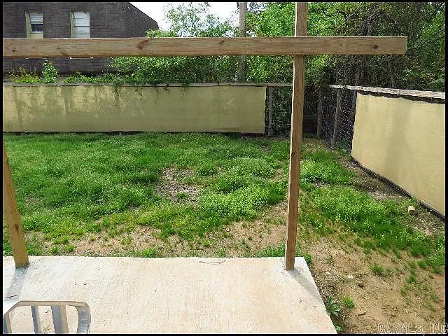 306 Barnes St — Photo 14