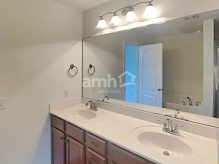 878 Daybreak Dr — Photo 11