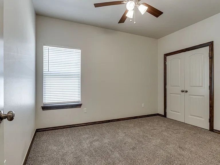 2200 Alta Vista Ln — Photo 24