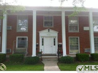 20440 Vernier Rd APT C, Harper Woods, MI 48225