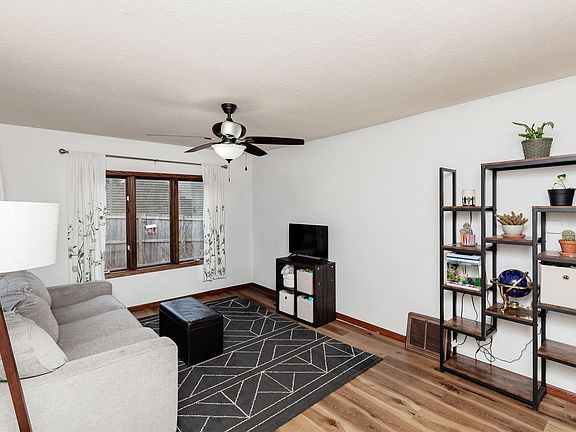 4th image of 3414 E 35th St