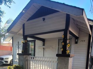 754 W 15th St, San Pedro, CA 90731