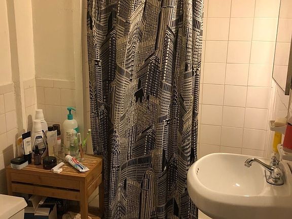5th image of 163 Lafayette Ave APT 5