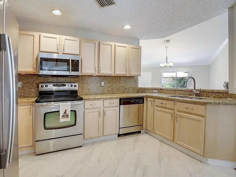 13284 Majestic Pine Ct — Photo 3