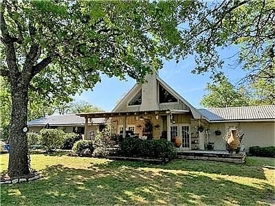 4th image of 3595 Grande Dr
