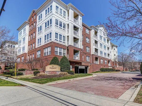 801 S Greenbrier St APT 103, Arlington, VA 22204