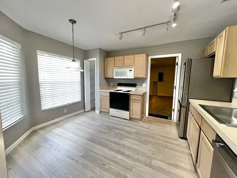 2024 Donegan Pl — Photo 6