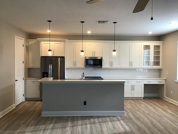 3rd image of 3524 Wyoming Ave